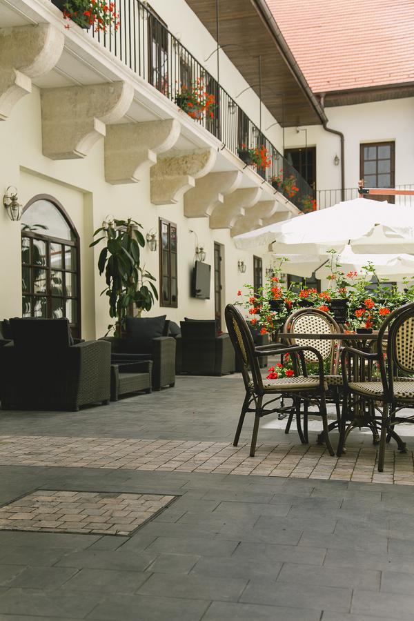 Le Petit Paris Hotel Cluj-Napoca