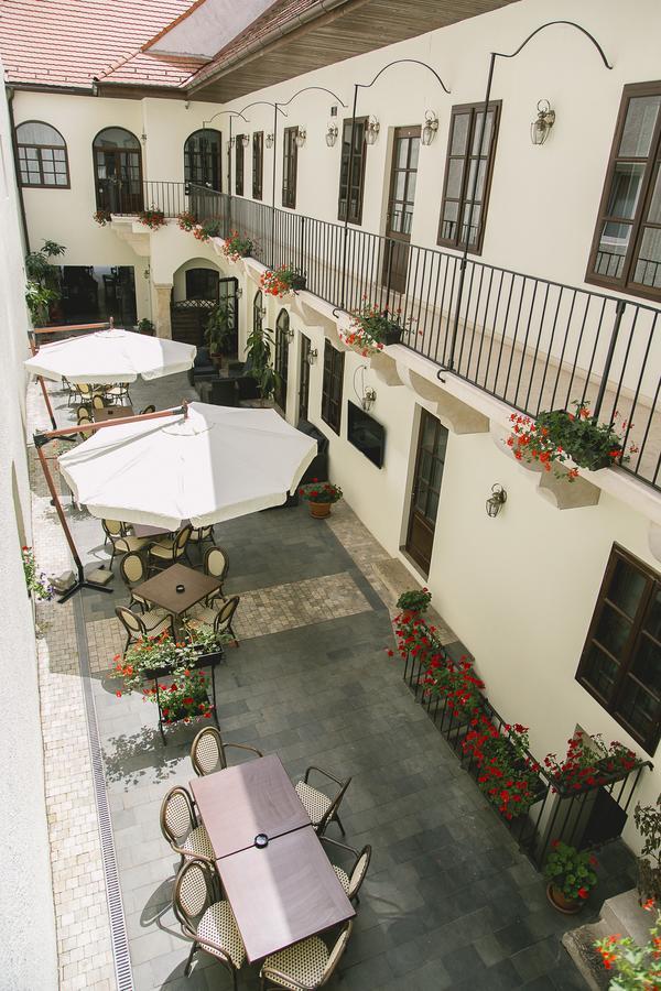 Hotel Le Petit Paris 3*