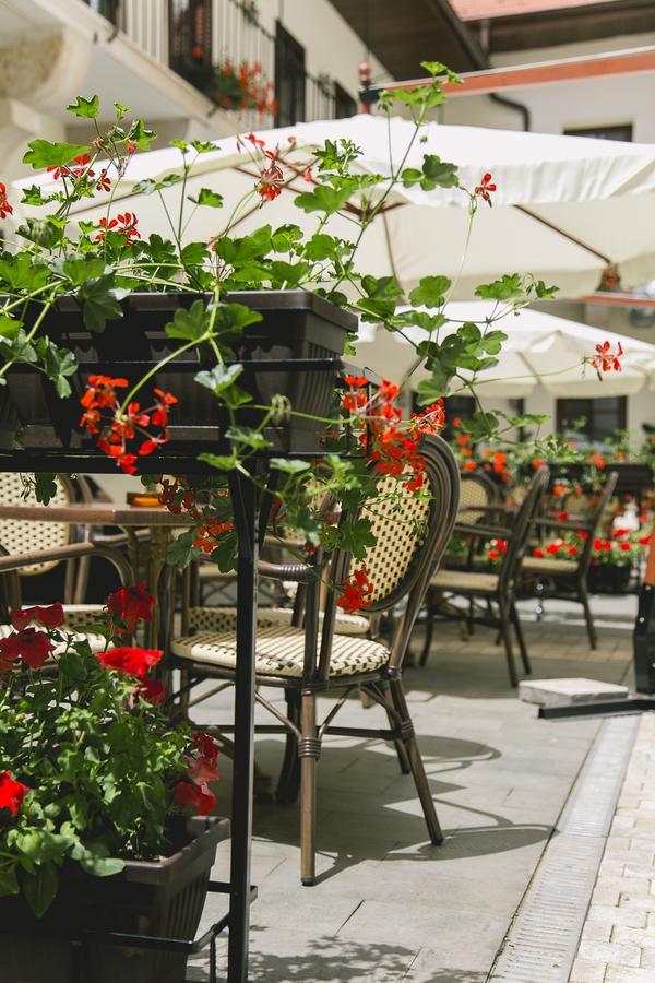 Le Petit Paris Hotel